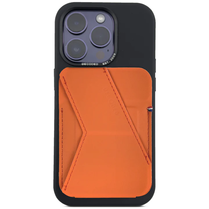 Decoded Magnetisk kortholder i silikon med stativ - Apricot